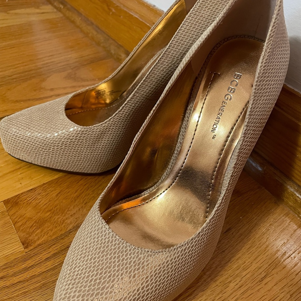 BCBGeneration Nude Snakeskin Heels (size 8) - Picture 3 of 7